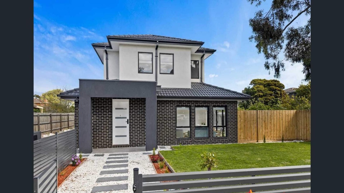 Tullamarine House | Brand New Modern 2 Bedroom Guesthouse at Airport