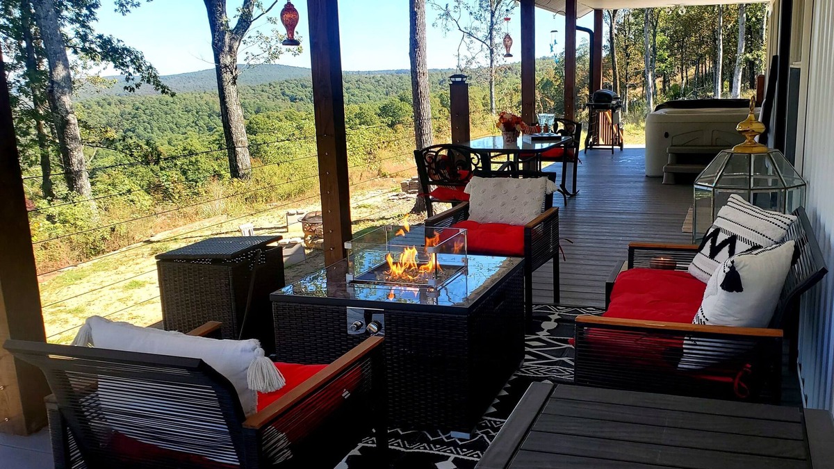 Sand Gap Cabin | Brand New Modern Wild Winds Cabin at 2000 Feet Elevation with a hot tub!