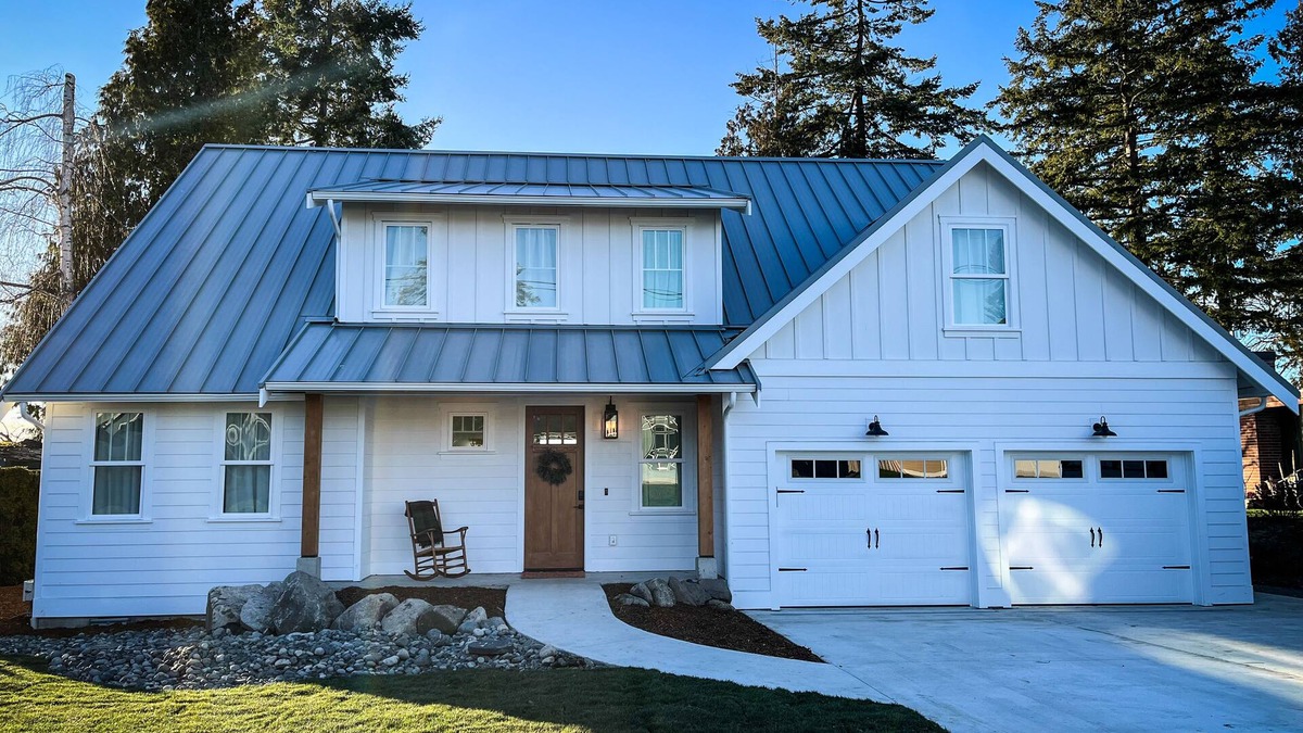 Blaine House | Brand New Ocean Front Beach Home on Drayton Harbor w/Hot Tub