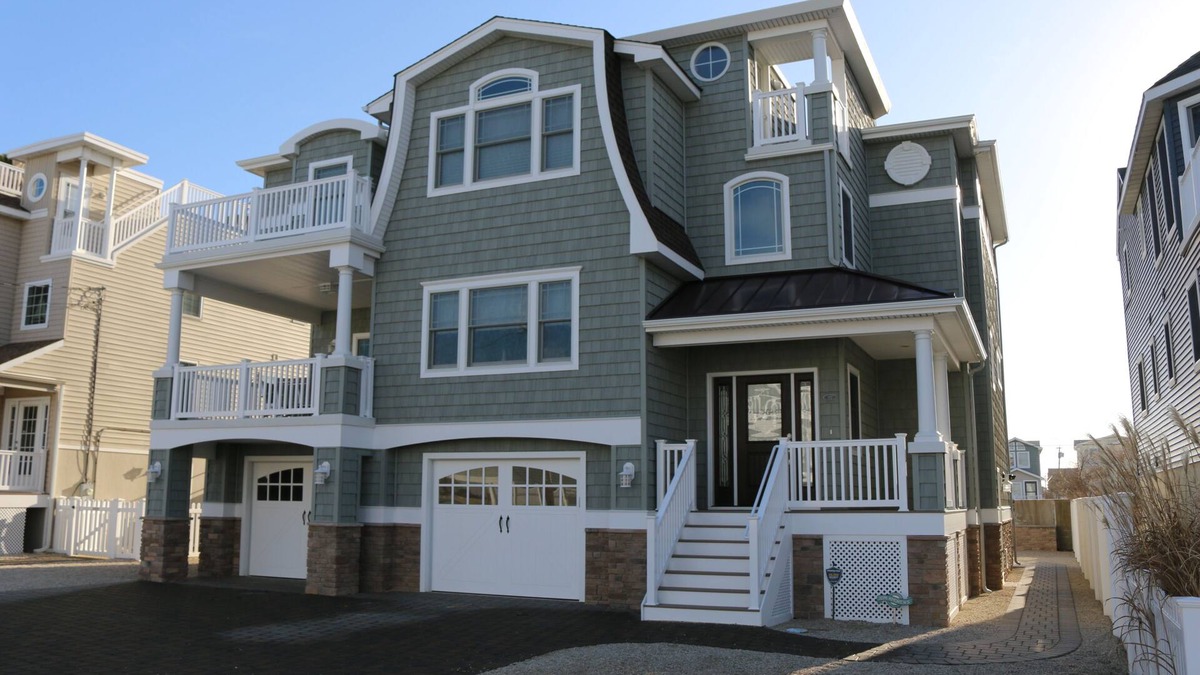 Ship Bottom House | BRAND NEW - Oceanside - 6 BR - Sleeps 15+ - Pool, Hot Tub, Game Room, Elevator