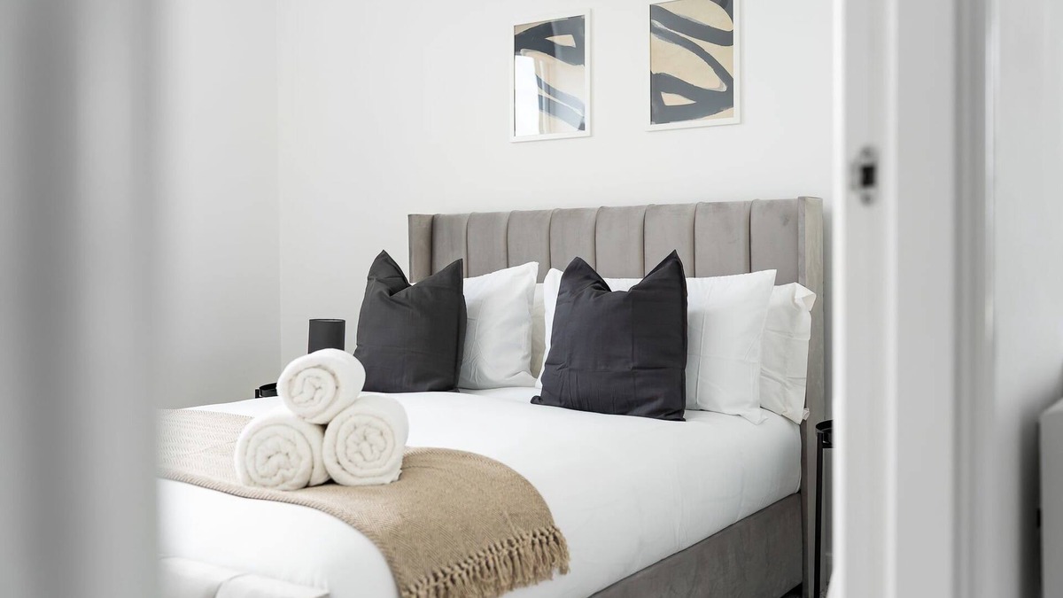 Luton Apartment | Brand New, Penthouse 2 Bed Apartment in Luton 52