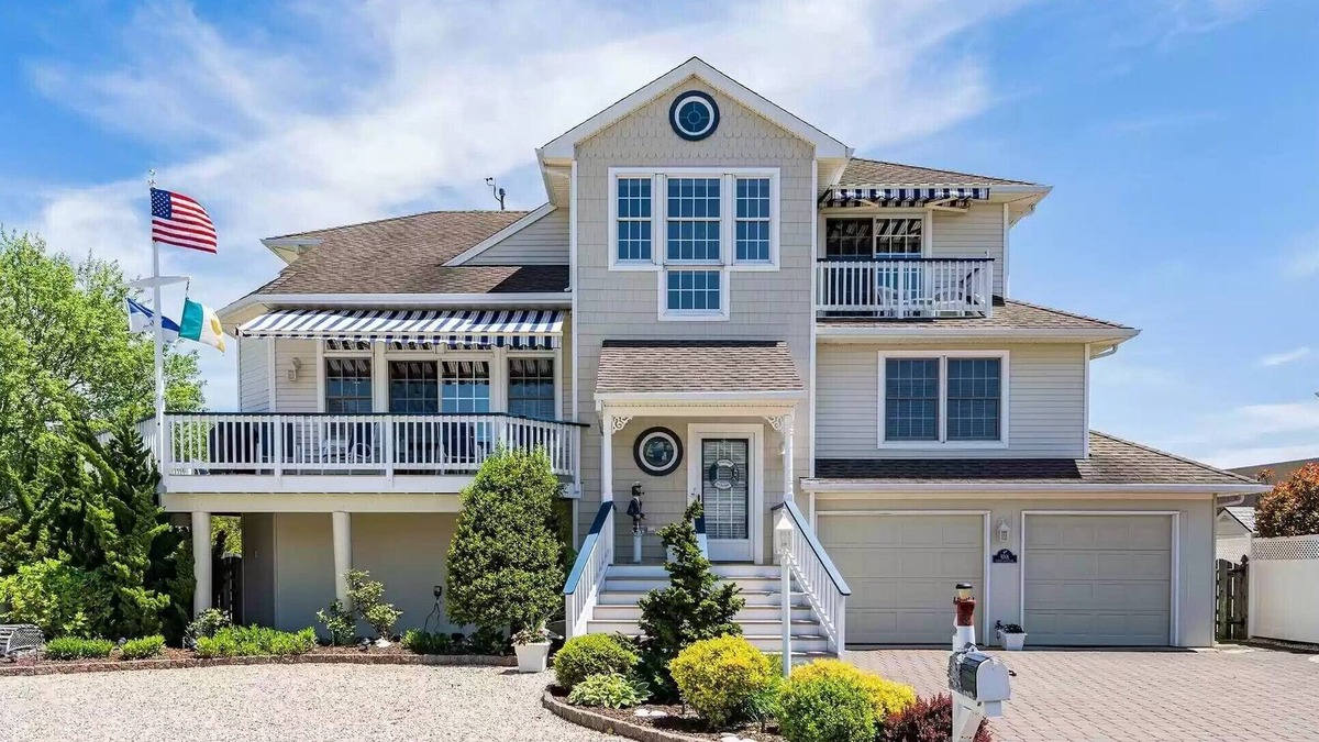 North Beach Haven House | BRAND NEW Pool for 2025 ~ Island Bliss 5BR 3BA Luxury Bayside Beauty ~ Sleeps 12