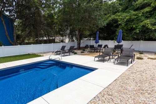 Southern Shores House | BRAND NEW Pool Hot Tub & Dog Friendly
