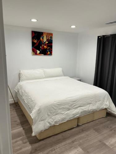 Lake Balboa House | Brand new private one bed one bath home with private parking for 2