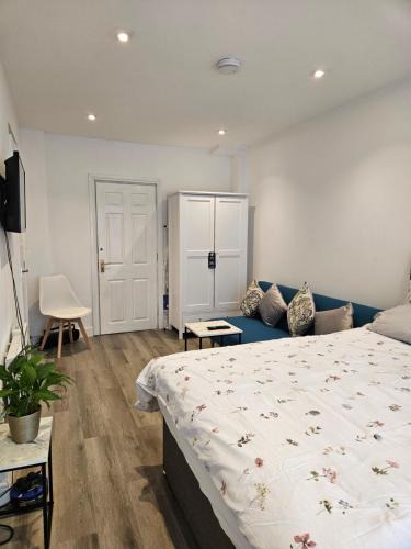 Eastleigh Apartment | Brand New Private Annex Guest Suite