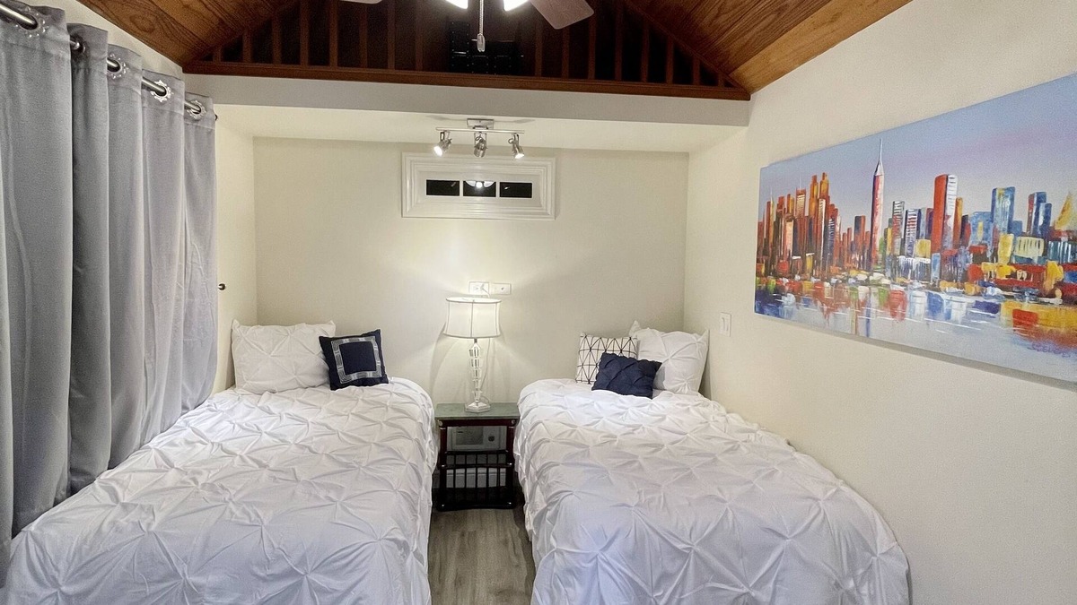 Cupertino Cottage | Brand New Private One Bedroom Cottage with a Wet Bar/Kitchenette