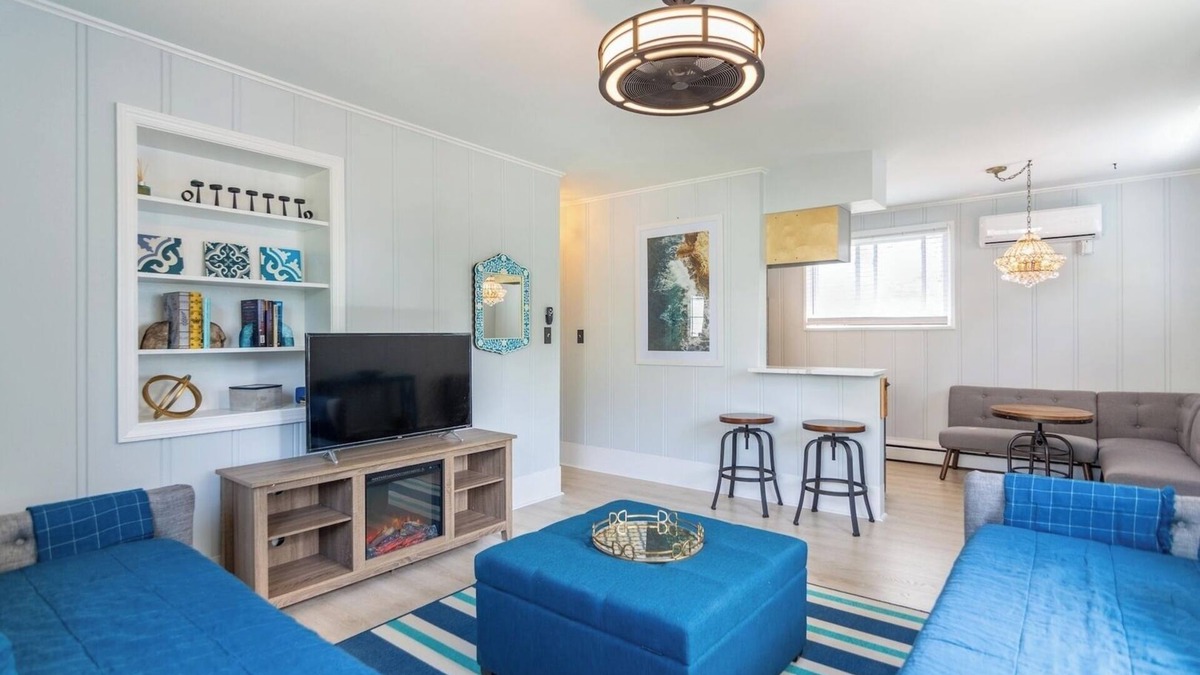 Annapolis Condo | Brand New Reno in Historic Dist w 2 Parking spots