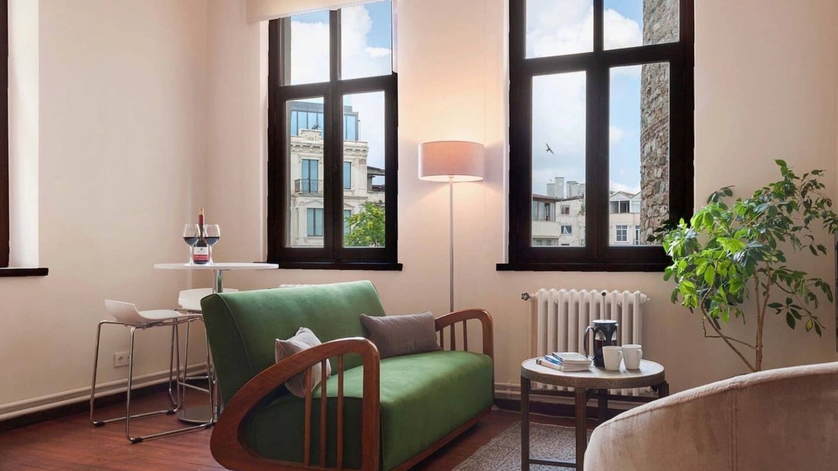Asmali Mescit Apartment | Brand New Renovation right next to Galata Tower!