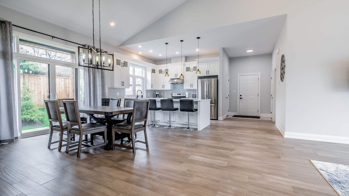 Niagara Falls House | Brand New Spacious Townhome - Near top Wineries and Attractions ; pet Friendly