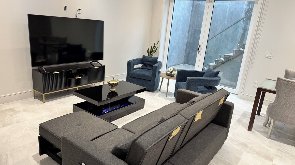 Cedarvale House | Brand new spacious apartment