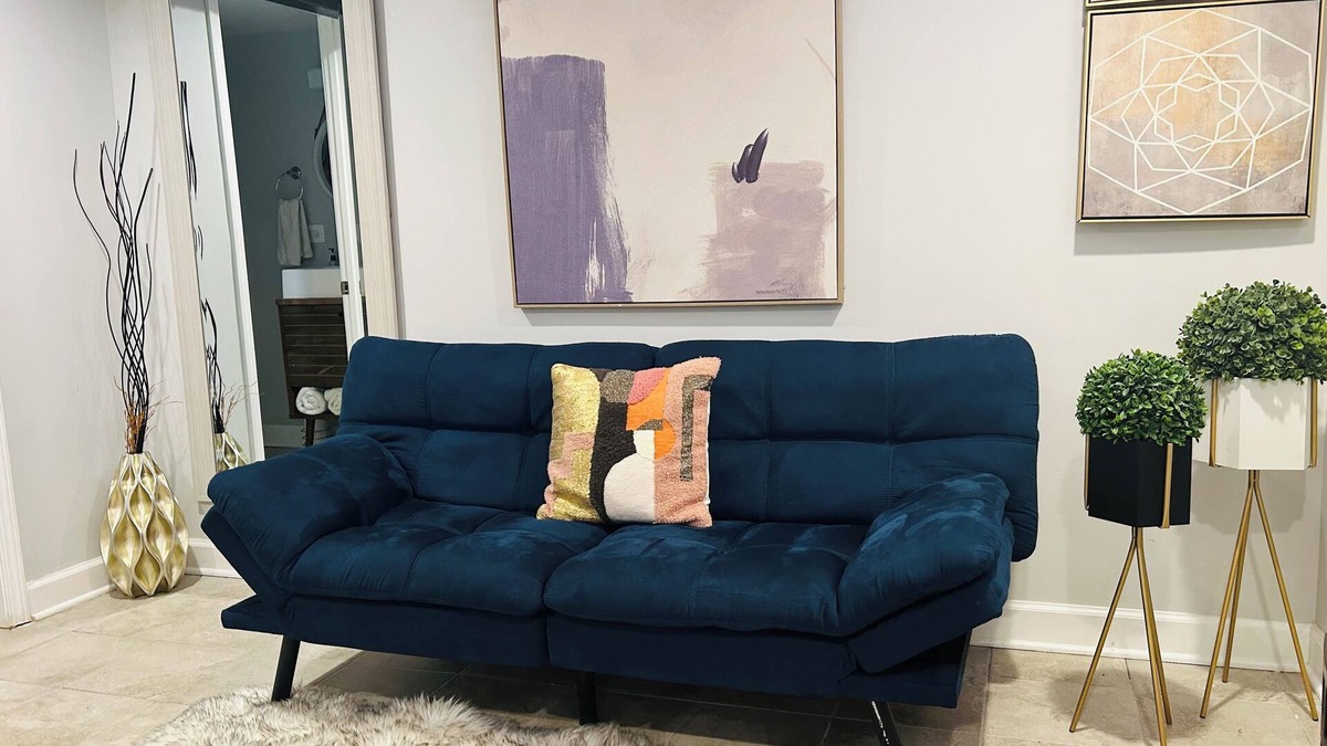 Broadview Apartment | Brand New Studio apart. free parking
