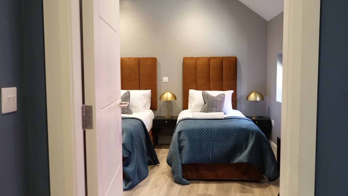 Wexford Apartment | Brand New Stylish Wexford Town Apartment that sleeps 4 guests in 2 bedrooms