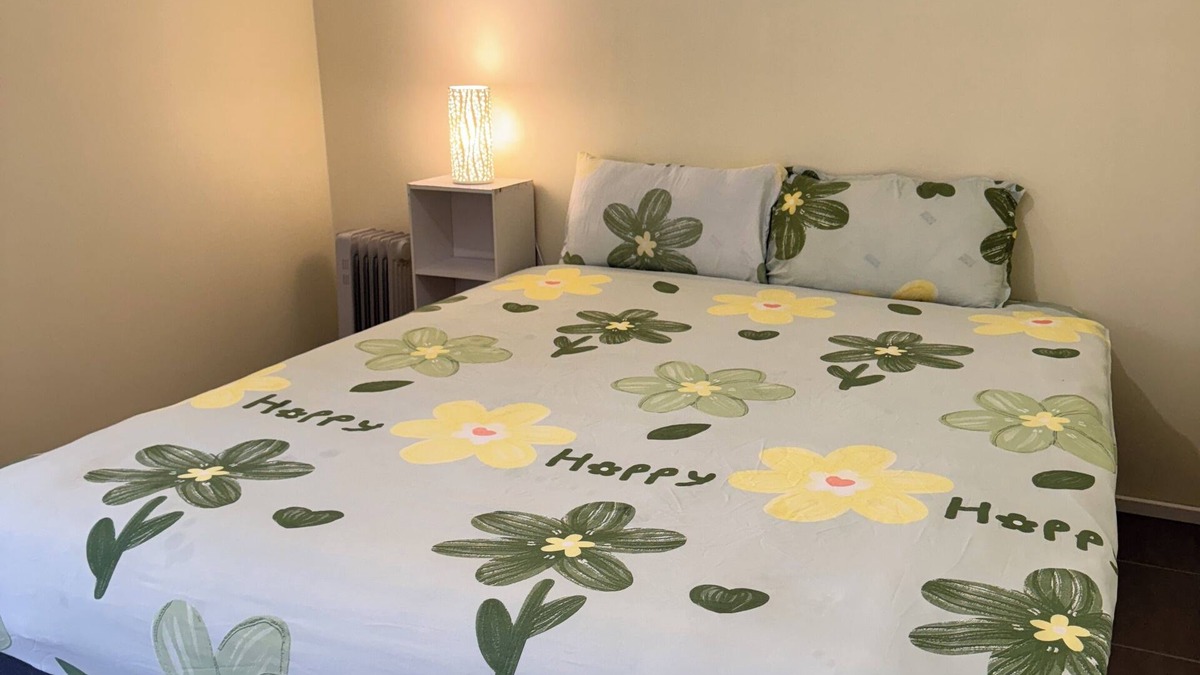 St. Albans House | Brandnew modern comfort room in a beautiful suburb