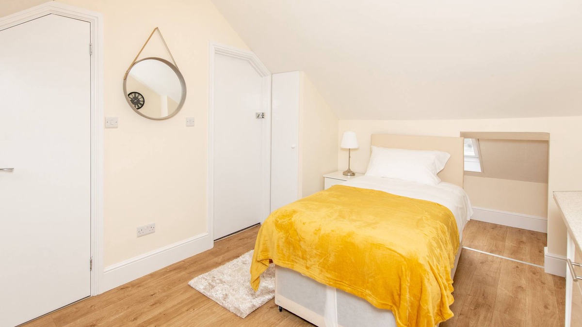 Southampton Apartment | *BrandNew* Studio Flat near Solent Uni w/Parking