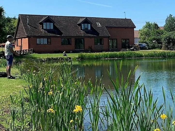 Worcester Bed & Breakfast | Bransford Farm Fishery & B & B