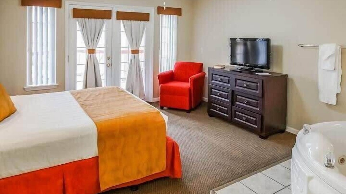 Branson Condo | Branson Condo on Thousand Hills Golf with Pool and close to 76 and Attractions