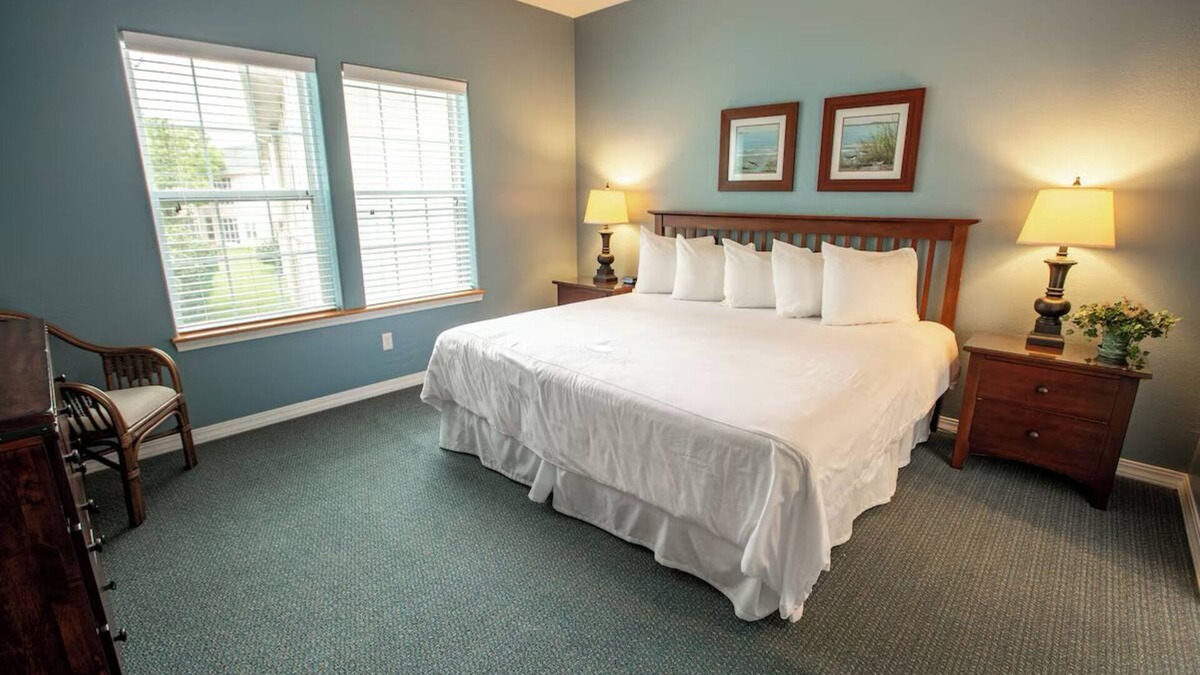 Branson Hotel | Branson Vacation Spot | Pools, Sauna, Game Room – Near Silver Dollar City