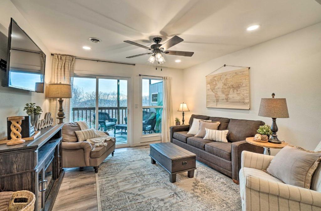 Notch Estates Apartment | Branson West Condo with Balcony and Resort Amenities