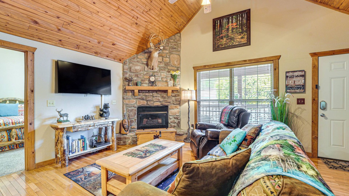 Branson West Cabin | Branson West Family Cabin Near PGA Golf Course!