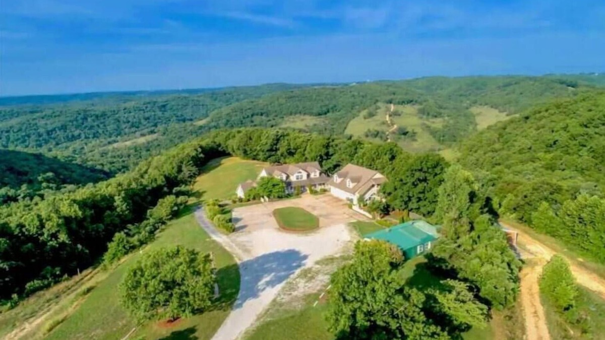 Ponce De Leon Bed & Breakfast | Branson White River Suite: A Private Forest Retreat