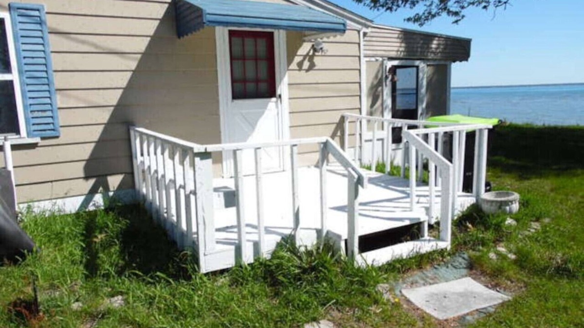 Au Gres House | Brawny Lass - AuGres