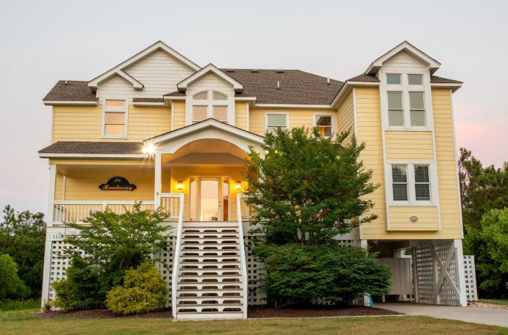 Corolla Village House | Break-Away CV3