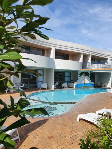 Whangamata Hotel | Breakers Motel