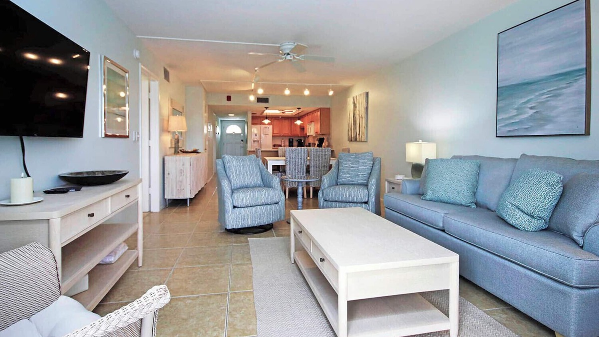 Sanibel House | Breakers West B5 Beach side condo with pool