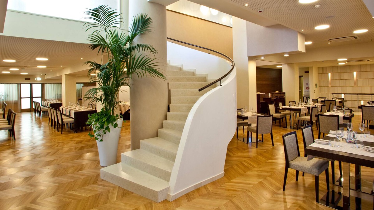 Mosciano Sant'Angelo Hotel | Breaking Business Hotel