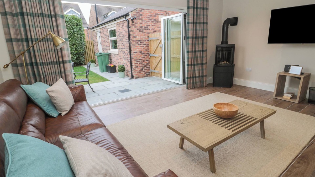 South Charlton House | BREAMISH, pet friendly, with a garden in Embleton