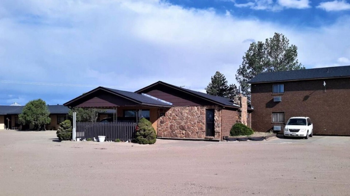 Cheyenne Wells House | Breath of Fresh Air! 2 Convenient Units, Pets Allowed, Free Parking