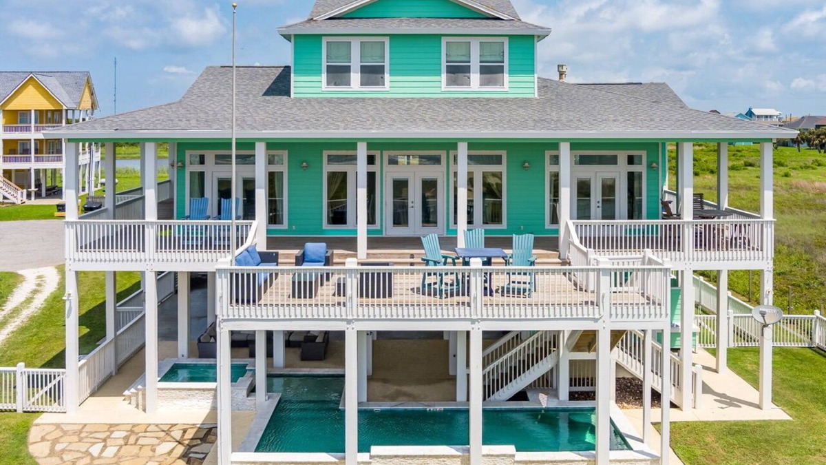 Port Bolivar House | Breathe Easy - Beachfront - Pool & Spa -Elevator - Gated community - 5+ Bdrms