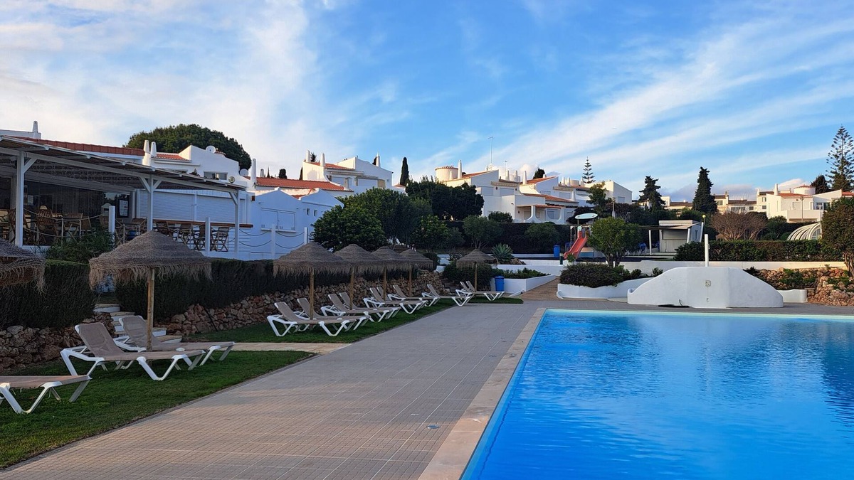 Alporchinhos Apartment | Breathe Health and Wellness with the Sea.