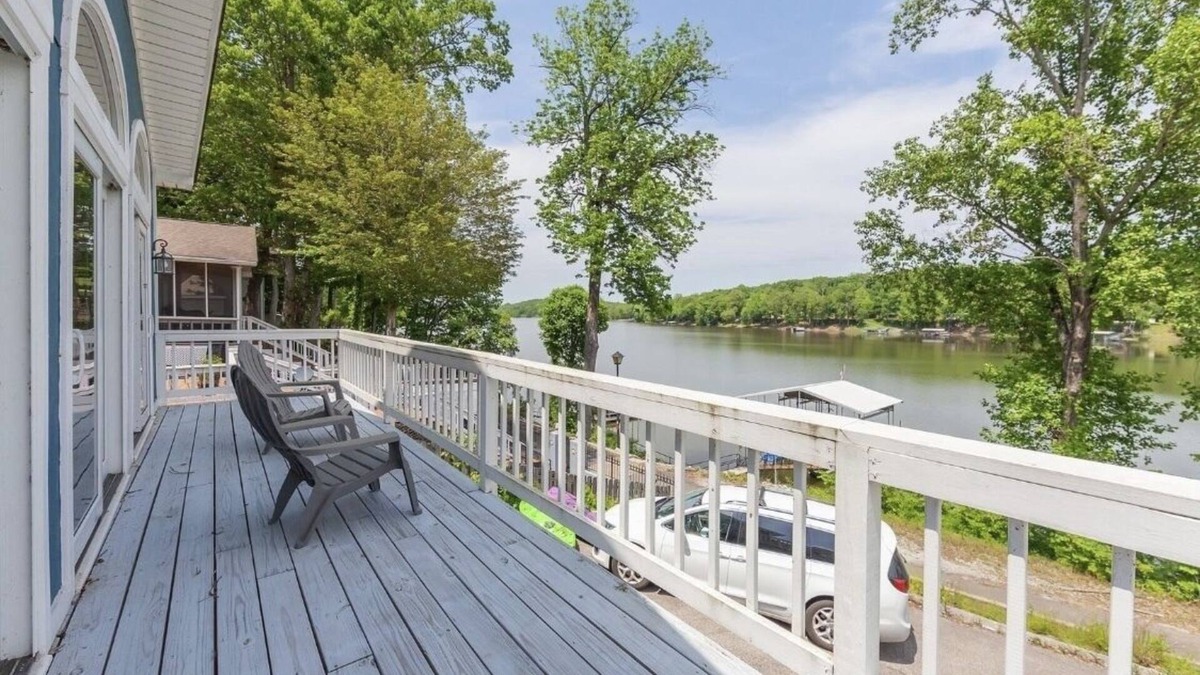 Camden House | Breathe taking views & sleeps 14 at our Lake house at Beaverdam TN River KY Lake