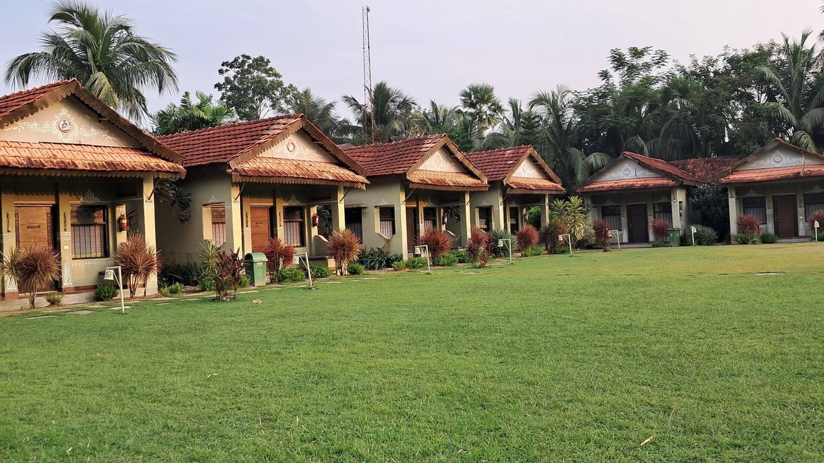 Diamond Harbour Hotel | Breathing Earth
