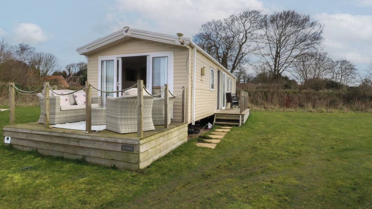 Happisburgh Cottage | BREATHING SPACE, country holiday cottage, with a garden in Walcott