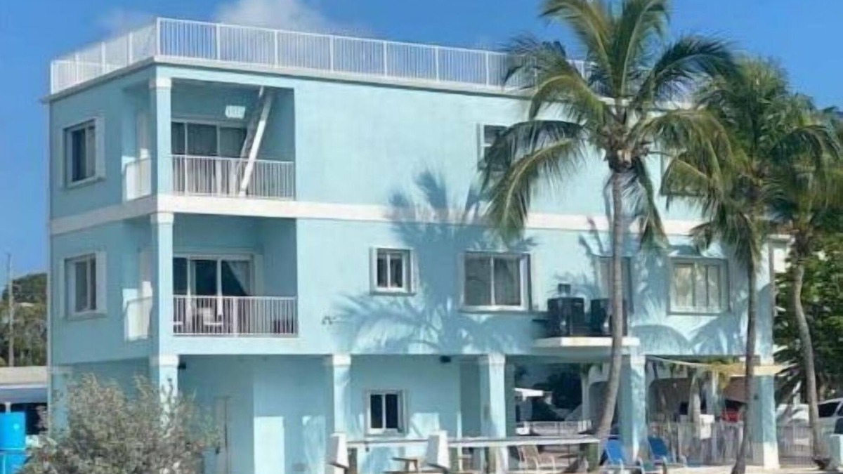 Key Largo Village House | Breathtaking BAYSIDE VIEWS, private beach and boat ramp access, manatees galore!
