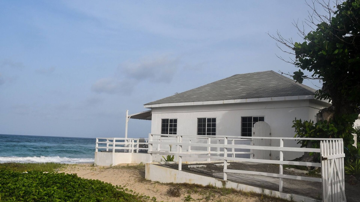 Boston Bay House | Breathtaking beachfront house where healing begins. n
