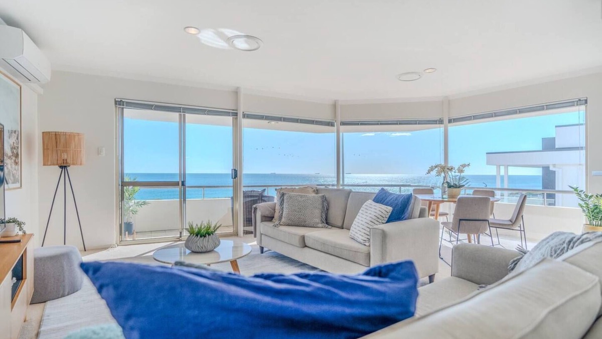 Cottesloe House | Breathtaking Beachside Sunsets!