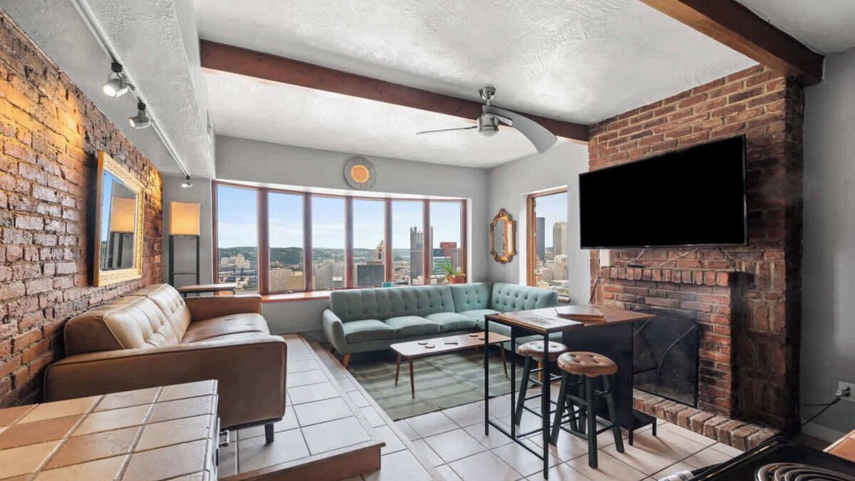 Mount Washington Apartment | Breathtaking City View - 1 Bed -Stylish & Serene