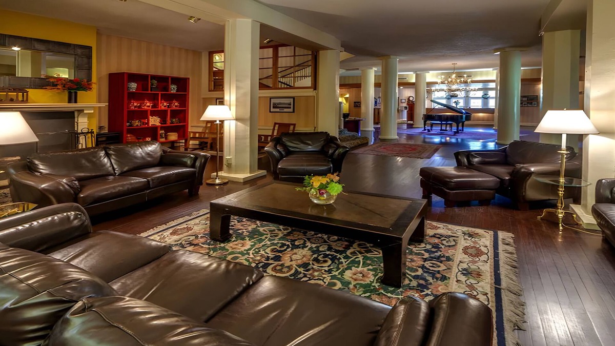 Shawnee On Delaware Hotel | Breathtaking Getaway | Outdoor Recreation Near Hiking Trails | Spa Escape