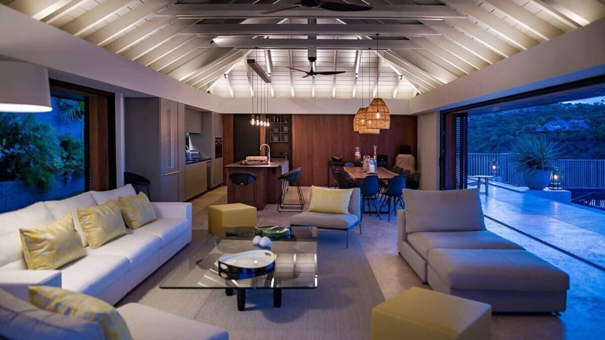 Lurin Villa | Breathtaking Hillside Villa
