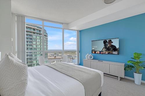 Fort York Apartment | Breathtaking Lakeview Condo Free Parking