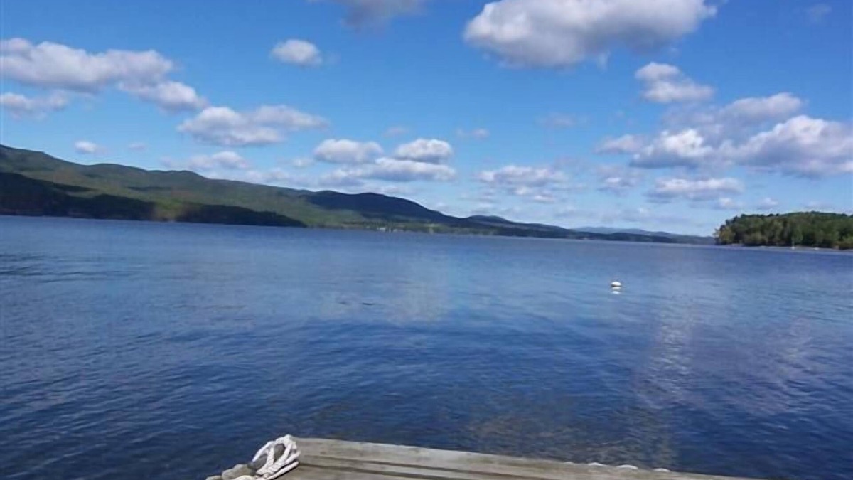 Moriah Center House | Breathtaking New Premier Lake Champlain Waterfront Beach,Foliage,Ski Escape!