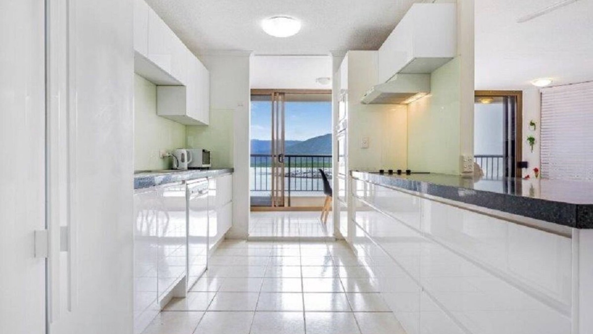 Cairns Apartment | ❤️Breathtaking Ocean & Mountain View Apt in CBD❤️