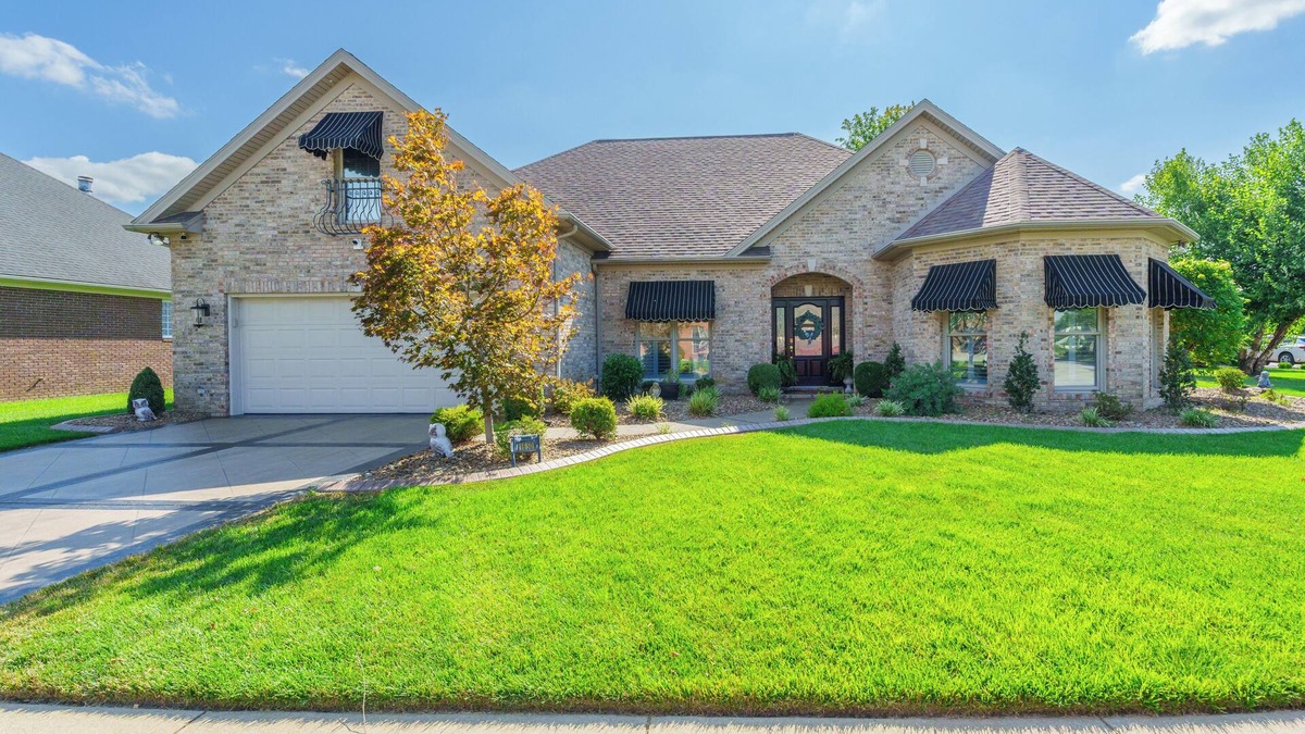 Owensboro House | Breathtaking panoramic lake views