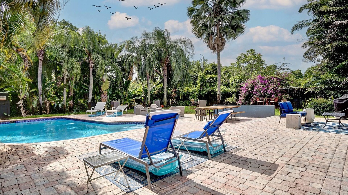 South Middle River House | Breathtaking Pool Home and Backyard by Wilton Mnrs
