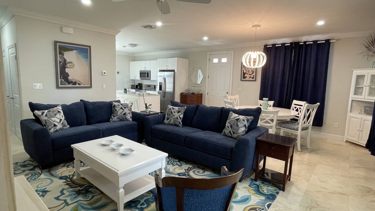 Palm Cay Condo | Breathtaking Pool Front 3-Bedroom Condo, Just 8-Min Walk to Pristine Beach!