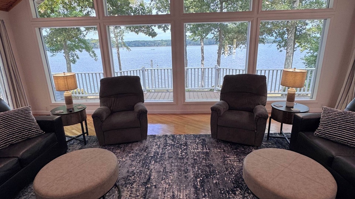 Hardin House | Breathtaking single story 2-bedroom 2-bathroom Kentucky Lake home!