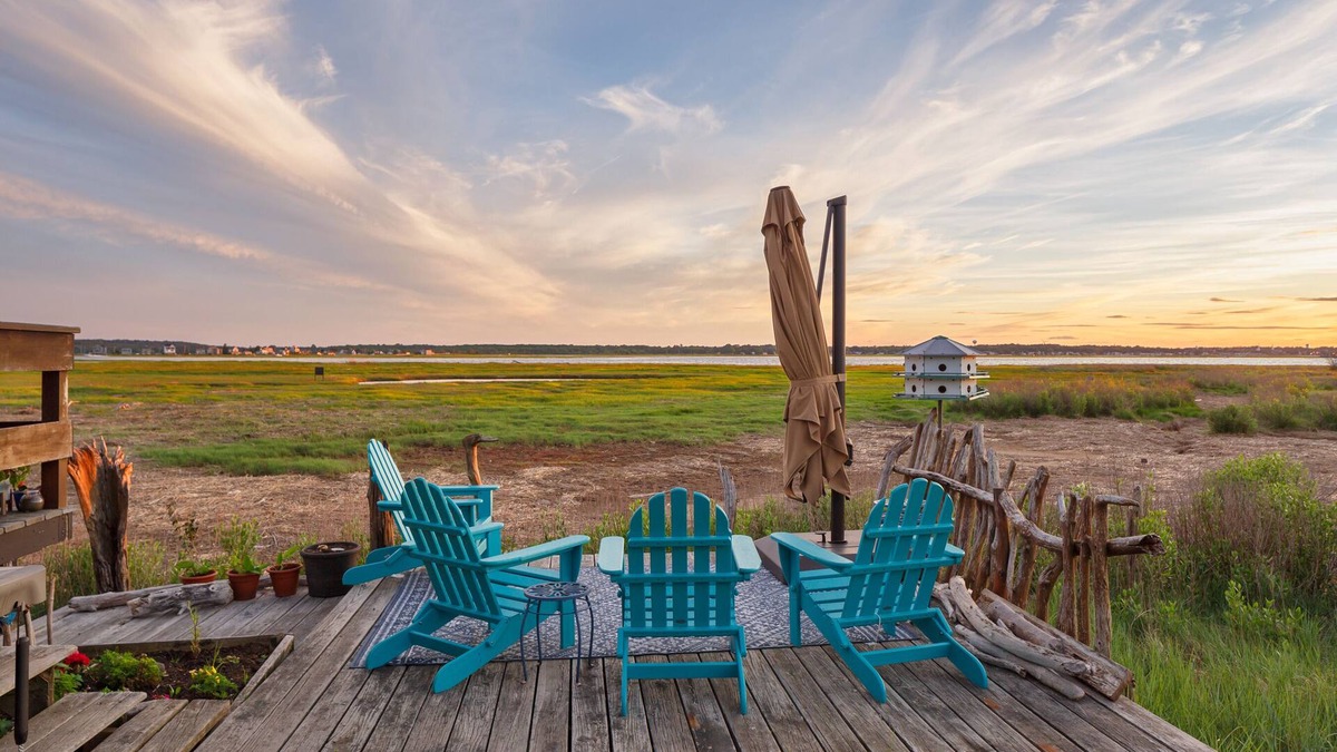 Newburyport House | Breathtaking Sunsets on Plum Island at Blue Moon